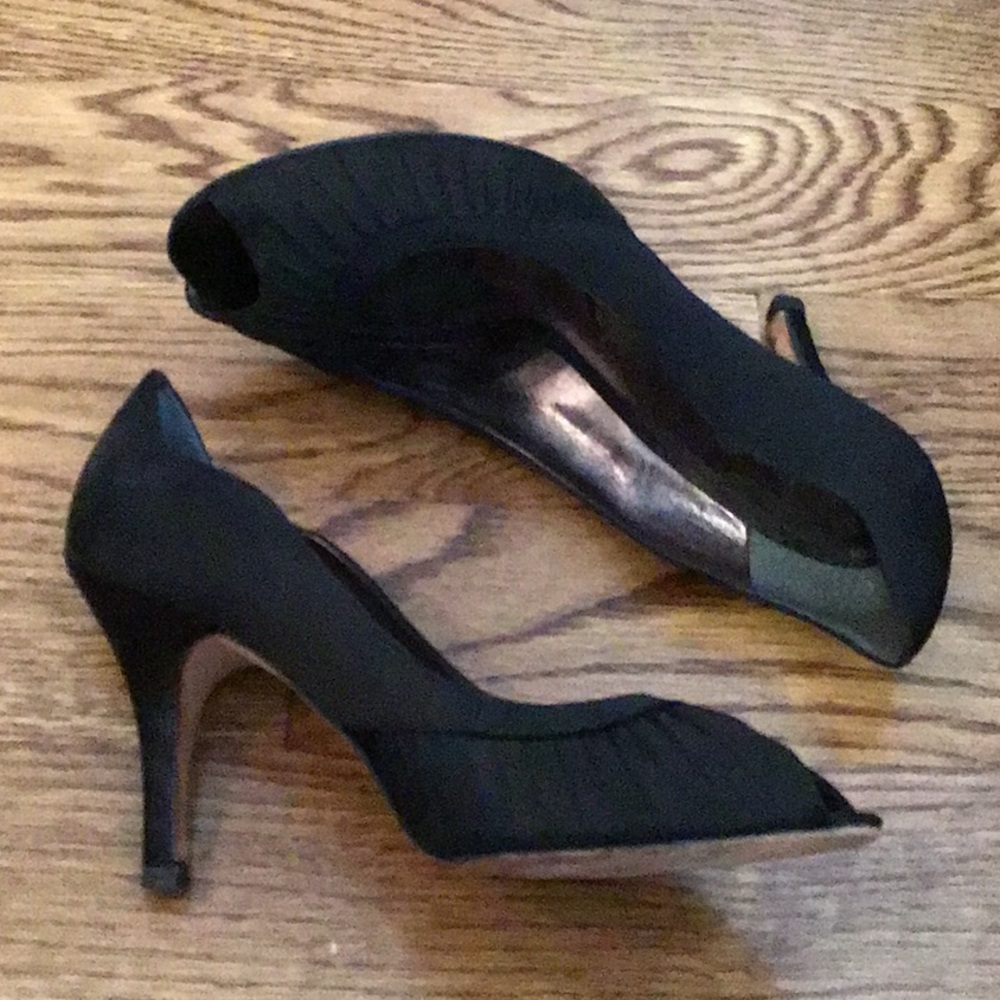 Black Nina satin peep toe heels size 8